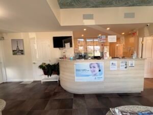 Front reception desk at Ottawa Smiles Family Dental